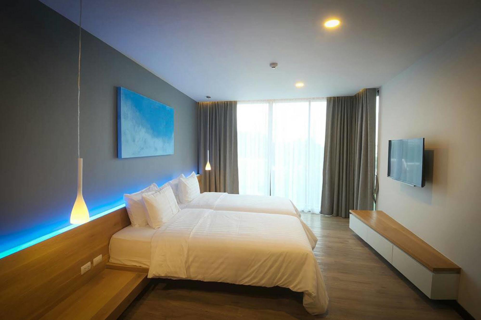 Kalm Bangsaen Hotel Екстериор снимка