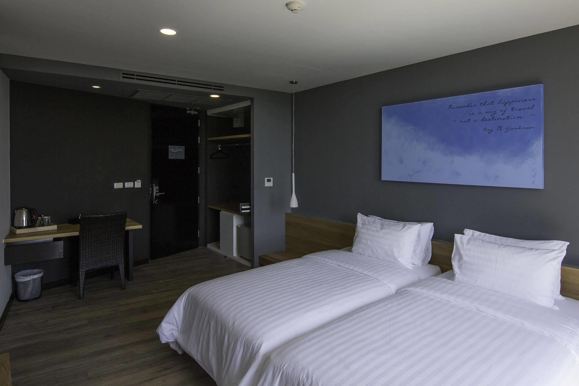 Kalm Bangsaen Hotel Екстериор снимка